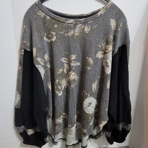 Free People Black and Gray Floral Printed Thermal Top Size Medium Balloon Sleeve